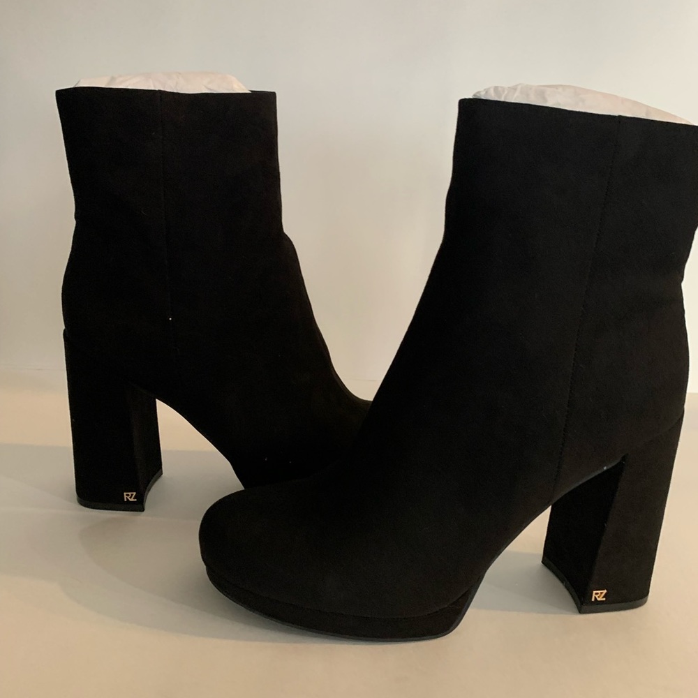 RACHEL ZOE 9.5 ladie half black suede boots.